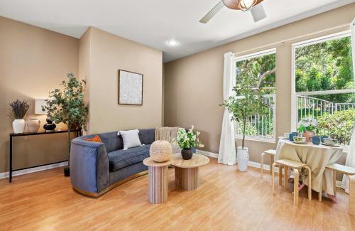 Pomona House | Tranquil Quiet Mountain Home w Private Garden