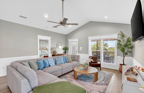 Shoreline Park House | Tranquil Waterfront Retreat: Stunning Bay Views Near Downtown Bay St. Louis