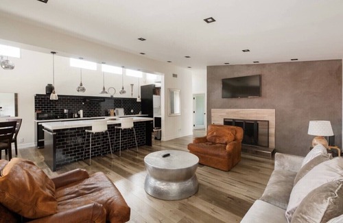 West Los Angeles House | Tranquility in Prime Location w Private Pool