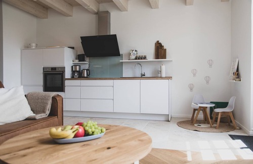 Upleward Apartment | Traumhafte Fewo mit Terrasse im Historischen Hof - Gulfhof Boomgaarden