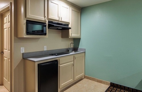 Fort Worth Hotel | Travel on a Budget: Room w/Kitchenette Free Breakfast, Free Wi-Fi