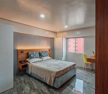 Mactan Export Processing Zone Apartment | Traveler's Nest near Airport, Netflix, Stylish, Cozy with swimming pool