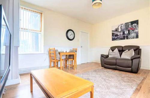 Liverpool Apartment | Travellers Economic Stays in Orrell Park