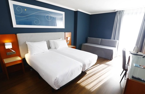 Coslada Hotel | Travelodge Madrid Coslada Aeropuerto