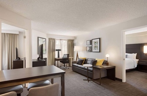 Reno/Tahoe Airport Resort | Traverse Fleischmann Planetarium and Science Center! Two Captivating Units!