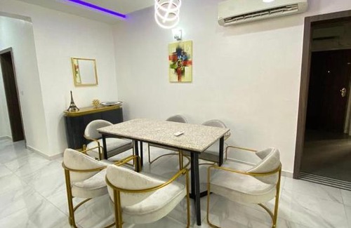 Lagos Apartment | TRE - The Gallery - 3 Bedrooms, Gym & Pool - WIFI - DSTV