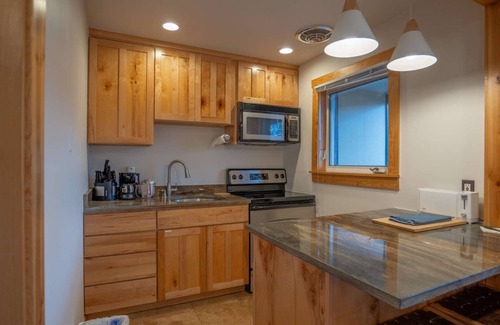 Downtown Park City Hotel | Treasure Mountain Inn - Junior Suite #39 - Cleaning fees included!