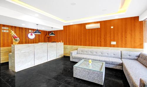 Noida Hotel | Treebo The Eden Roc