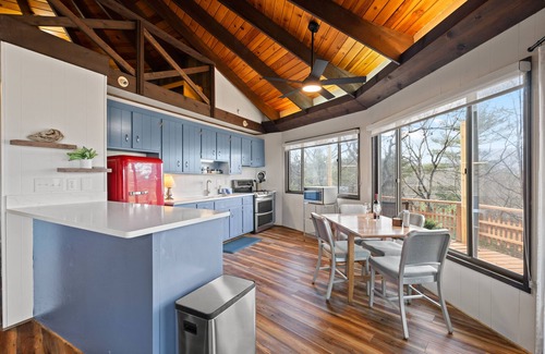 Basye House | Treehouse -360 Views/Fall Foliage/Hikes/5 Wineries