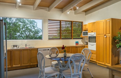 North Maleny House | Treehouse Escape - enjoy nature, escape the pressures of your busy life.