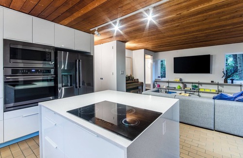 Upper Lonsdale House | Treehouse in the Woods