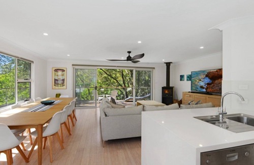 Macmasters Beach House | Treehouse on Stone - House and Private Guest Suite