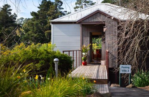 Daylesford Villa | Treehouse Spa Villa - Unique & Secluded Retreat in Daylesford