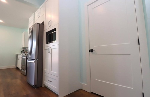 Blind Bay Apartment | TREETOP PARADISE SUITEnBreathtaking lake and mountain views 5 min from the beach