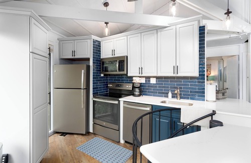 Village of Four Seasons Cottage | Treetop Village 15, Outdoor Pool steps away, Sleeps 8, Pet-friendly, 13 MM