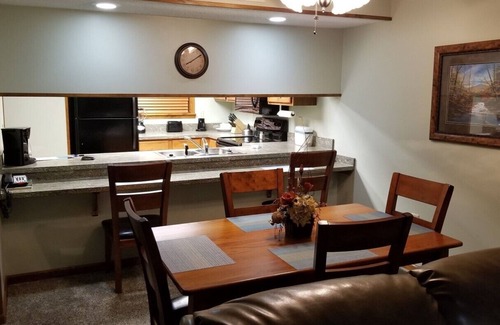 Gatlinburg Resort | Treetops Resort-Gatlinburg. On Roaring Fork Stream 2BD/2BA Condo SUNDAY Check In