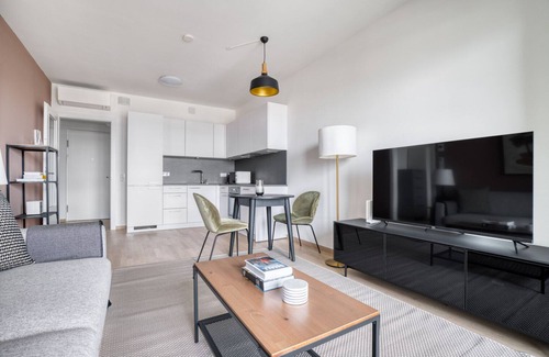 Erdberg Apartment | Trendy Helio Tower 1BR w/Gym & Lounge, nr metro U3, by Blueground