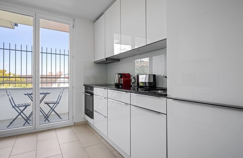 Sihlfeld Apartment | Trendy Wiedikon 4.5 Room w/Storage & W/D, 1 min to Market, by Blueground