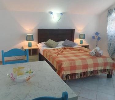 Santa Maria Apartment | Tres Caravelas Studio Flats