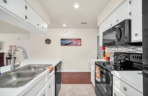Royal Palm Bay Condo | tResort-Style 3BR Condo