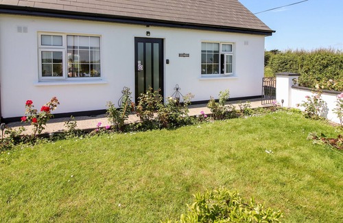 Listowel House | TRIENERAGH, pet friendly, with a garden in Duagh, County Kerry