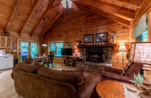 Banner Elk Cabin | Trillium - Cozy Honeymoon Romantic Cabin with Hot Tub on Dutch Creek in Valle Crucis!