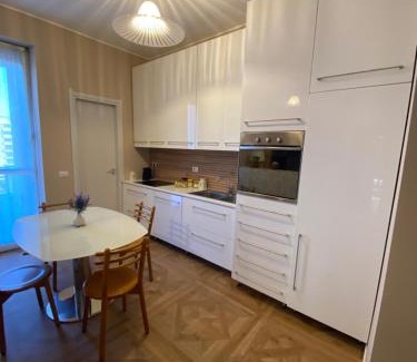 Opera Apartment | Trilocale Prestigioso via Ripamonti pochi passi dallo IEO e 10 minuti auto HUMANITAS 15 minuti dal centro di Milano