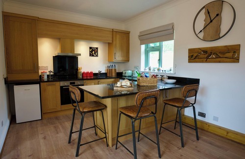 Berkhamsted Cottage | Tring Grange Cottage - Sleeps 2 - Onsite Parking