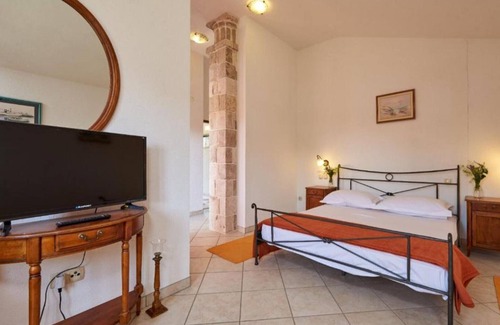 Veliki Drvenik House | Triple Bedroom with Balcony