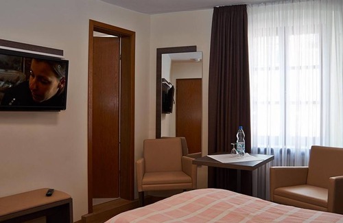 Kaimt Bed & Breakfast | Triple Room Shower/WC/Balcony - Winzerhaus Haas-Lenz