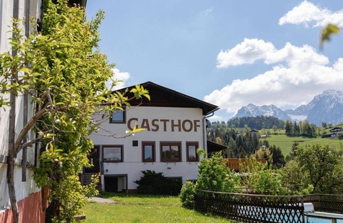 Edlbach Apartment | Triple room with shower, WC - Ausflugshotel Huttersberg