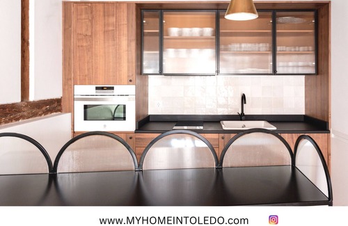 Toledo City Center Apartment | ~TROPIC~ by myhomeintoledo.com