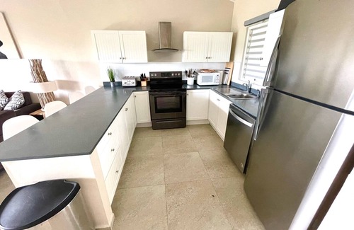 Beacon Hill House | Tropical 4-bedroom house with AC in Beacon Hill area