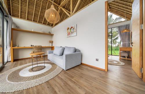 Pejeng Kawan Villa | Tropical Hideaway - 1BR Villa with Epic Ricefield Views and Pool