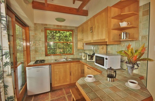 Friendship Bay Cottage | Tropical Hideaway Palm Cottage - Stunning Views - 5* Boutique Accommodation