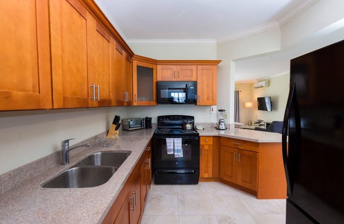 Montego Bay House | Tropical Paradise. Modern 2 Bedroom with Spectacular views of the Caribbean Sea