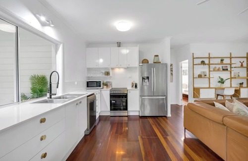 Aeroglen House | Tropical Refuge Classic Queenslander Paradise