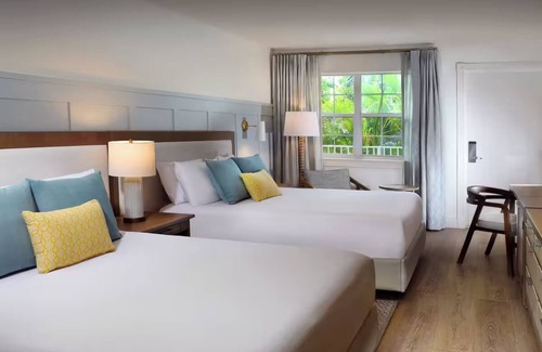 Uptown - Upper Duval Hotel | Tropical Retreat in Key West with Pool Access – Close to the Beach & Attraction
