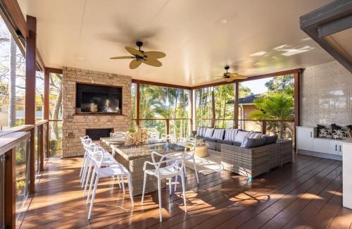 Sunnybank House | Tropical Tranquility Spacious Family Leafy Oasis