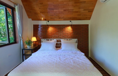 Phong Nha House | Tropical Valley Homestay