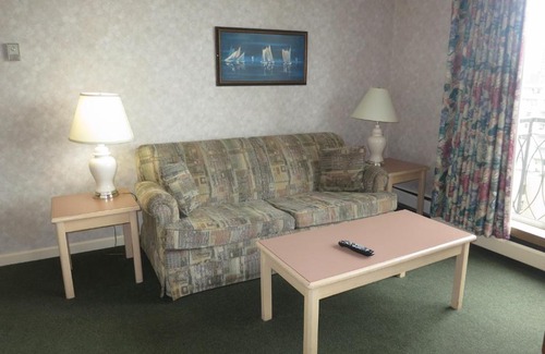 West End Hotel | Tropicana Suite Hotel