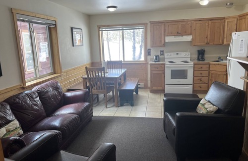 West Yellowstone Cabin | Trout Lake Cabin 128, 3 Bedroom w/2.5 Baths 2 Minutes to Yellowstone Entrance