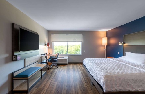 Keowee Hotel | Tru by Hilton Seneca Clemson