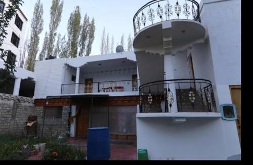 Leh House | Tshuru Guest House