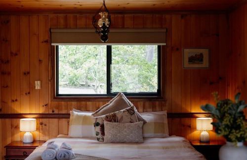 Rathdowney House | Tuckeroo Cottages - Blue Wren Cottage