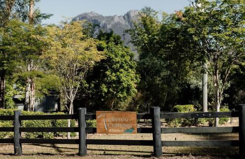 Rathdowney House | Tuckeroo Cottages - Cockatoo Cottage