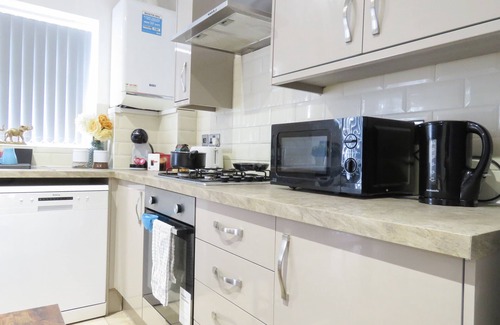 Birmingham House | Tudors eSuites 4 Bedroom House