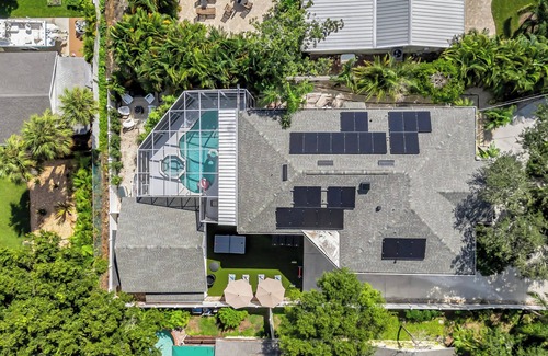 Bayshore House | Tulum Resort: Pool Hot Tub Cold Plunge Movie Room