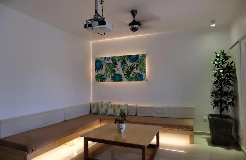 Ipoh House | Tung's Tropika - With a Wooden Hut by a Lake