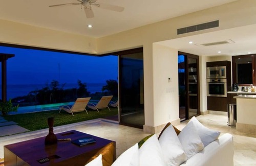 Emiliano Zapata Villa | Turquesa in Porta Fortuna by Personal Villas - Beautiful Pool and Beach